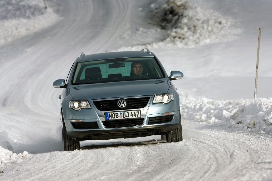  Volkswagen Passat Variant 2005 года  (фото 32 из 121)